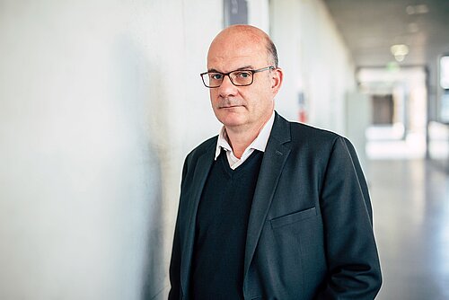 Herrschaft versus Freiheit? Herrschaft durch Freiheit! Über die Anfänge des politischen Liberalismus Herrschaft versus Freiheit? Herrschaft durch Freiheit! Über die Anfänge des politischen Liberalismus